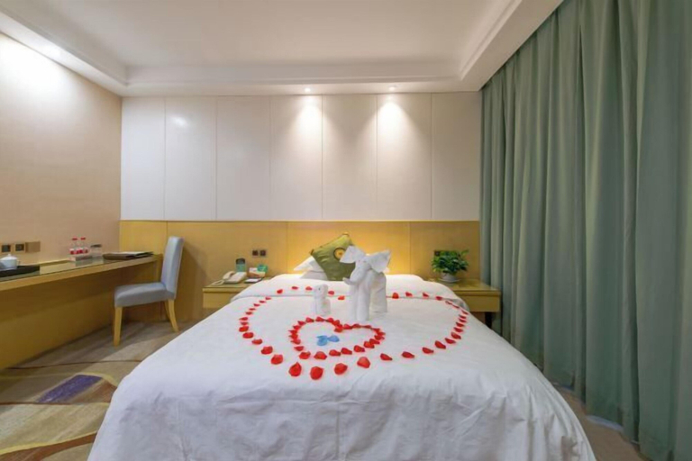 Bedroom 2, Dunhuang Hotel, Jiuquan