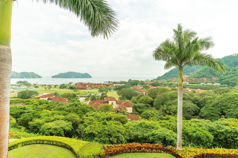 Room 2, CR Luxury Altavista 2A 3 Bdrm, Garabito
