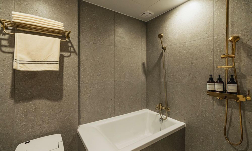 Bathroom 3, Chuncheon Hound Hotel Namchuncheon Station, Chuncheon