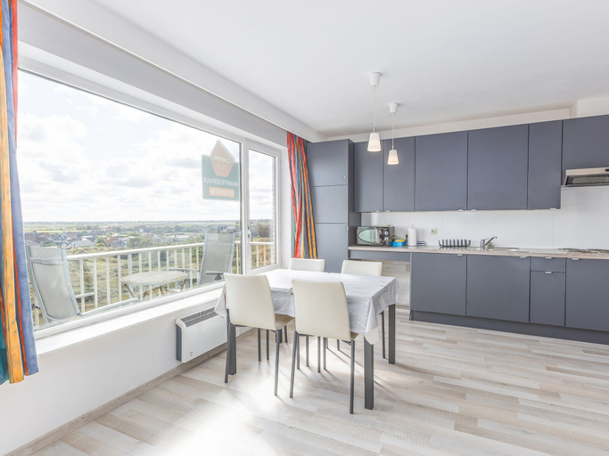 Dining 4, Studio on the 5th Floor With a Beautiful View, West-Vlaanderen