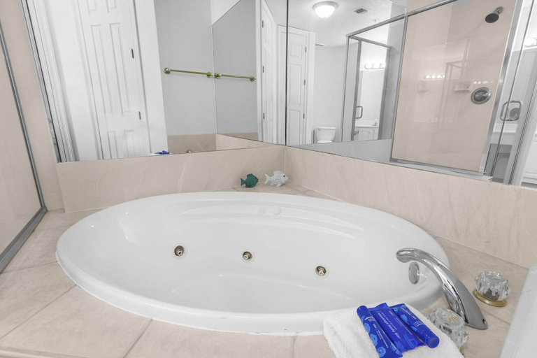 Room 3, Grand Pointe 512 Gulf-front Stunning Views Top-notch Amenities, Baldwin