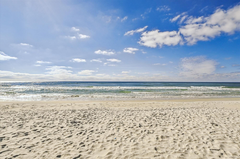 Beach 2, Emerald Beach 1830 - 2 Bedroom/2 Bath+Bunks 2 Condo by RedAwning, Bay