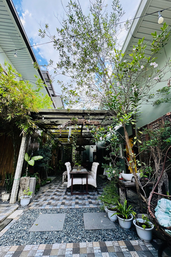 Others 5, Casa Marcela, Porac