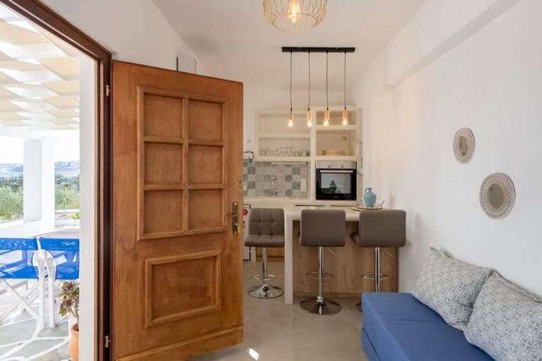 Room 5, Theodora s Suite in Agios Charalampos, South Aegean