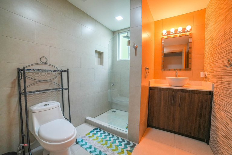 Room 5, CR Luxury La Estancia Floresta 05 3 Bdrm, Garabito