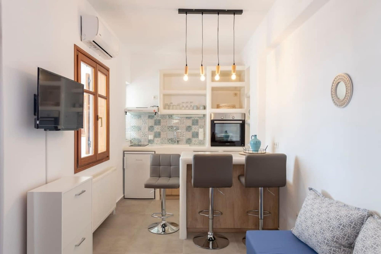 Room 4, Theodora s Suite in Agios Charalampos, South Aegean