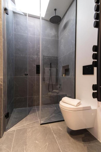 Bathroom 3, Wells Court by Aeria Apartments, London