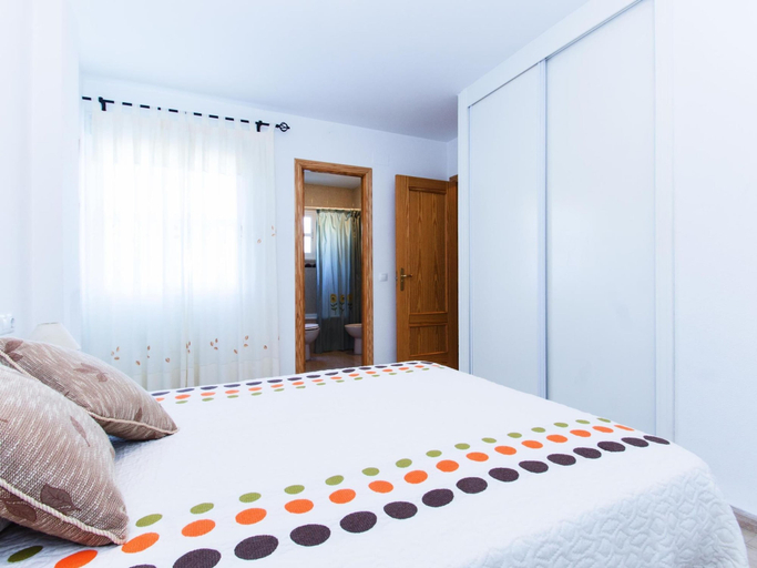 Room 2, Rotonda VII 54 in Conil de la Frontera, Cádiz