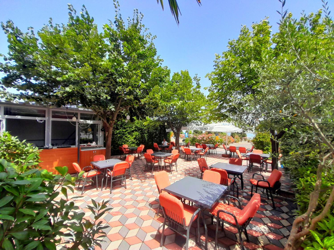 Food & Drinks 4, Hotel Restaurant Univers, Shkodrës