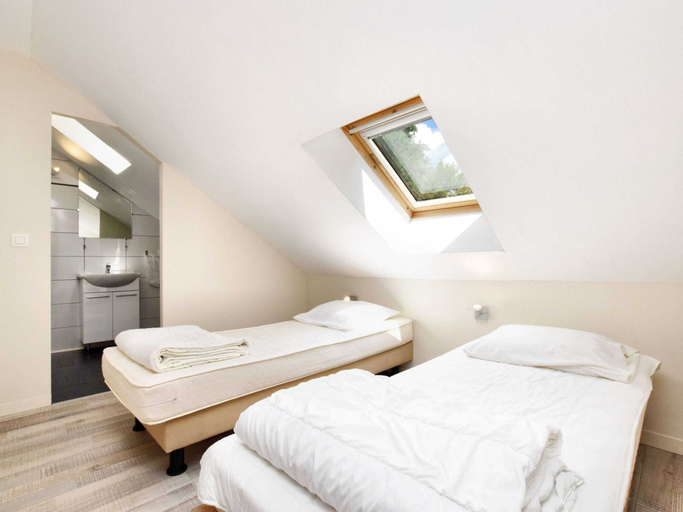 Bedroom 3, Fine group house with sauna garden, Luxembourg