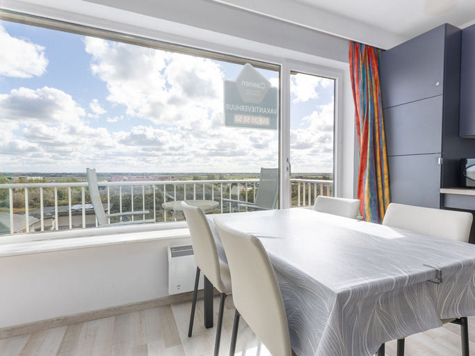 Dining 3, Studio on the 5th Floor With a Beautiful View, West-Vlaanderen