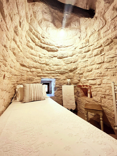 Bedroom 4, Trulli Antica Fonte, Bari