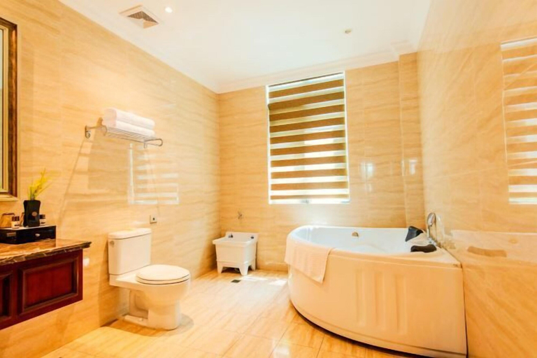 Bathroom 3, Longshan Hotel, Xuzhou