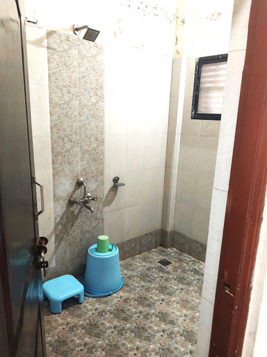 Bathroom 2, Hotel Parth Inn Executive, Wardha