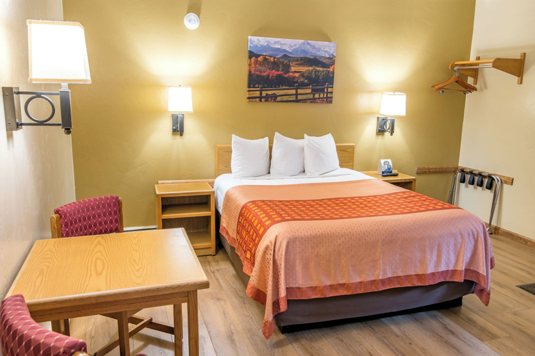 Bedroom 3, Glenwood Springs Cedar Lodge, Garfield