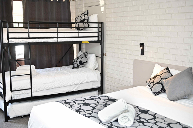 Bedroom 2, Woomargama Village Hotel Motel, Greater Hume Shire - Pt B