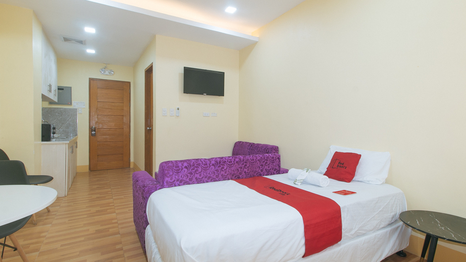 Bedroom 3, RedDoorz @ Casa Barcelona Condotel, Iloilo City