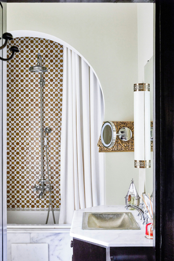 Bathroom 5, Kasbah Tamadot, Al Haouz
