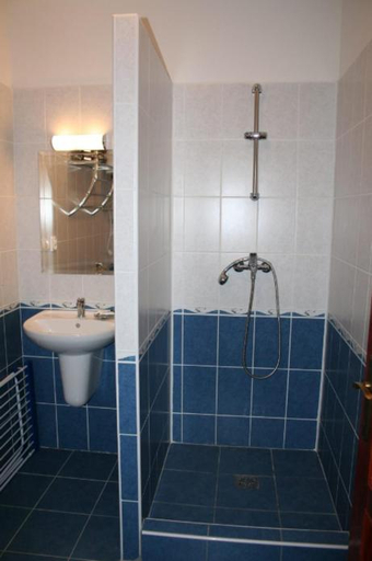 Bathroom 3, Villa Patio, Komárno