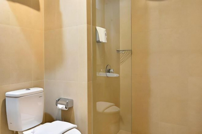 Bathroom 28