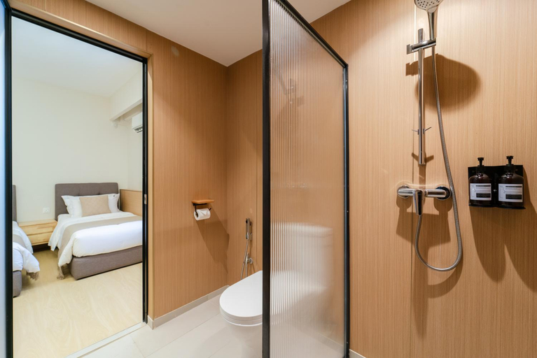Bathroom 10