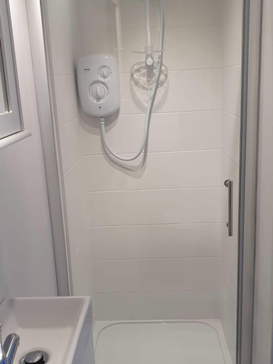 Bathroom 5, Seaview-petsok-patio-1br, Cornwall