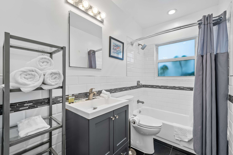 Bathroom, 320-1 Las Olas Boulevard, Broward