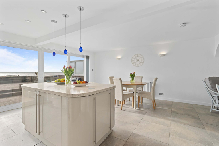 Room 5, Splash-pevensey Bay in Pevensey Bay, East Sussex