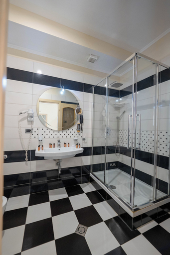 Bathroom 5, Olimpic Hotel, Tiranës