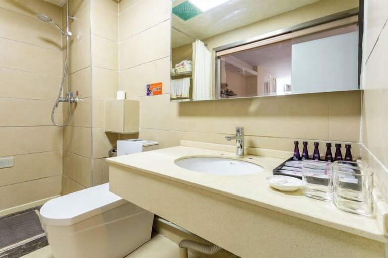 Bathroom 3, Lemon Hotel (Karamay Dushanzi), Karamay