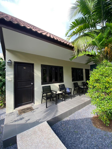 Exterior 9
