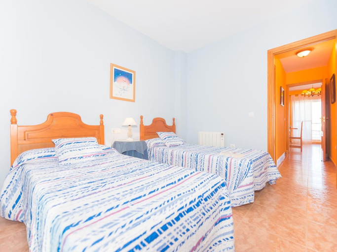 Room 5, Terraza Vista Piscina 25357, Cádiz