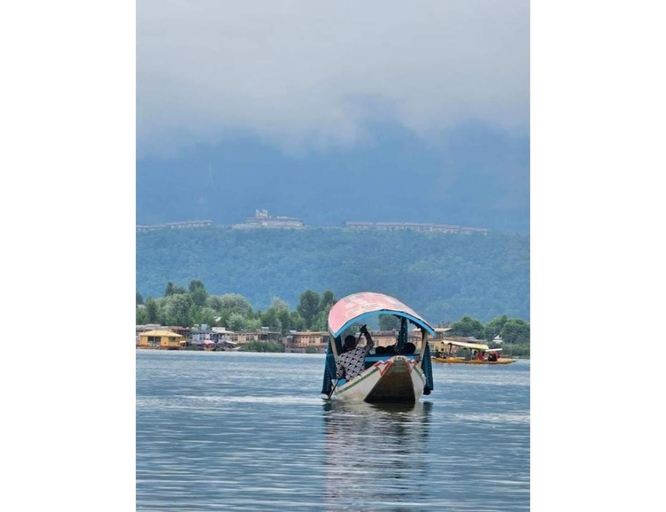 Others 3, Hotel Al-Shemagh, Srinagar, Srinagar