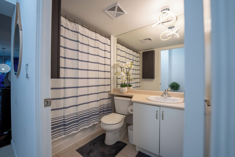 Bathroom 2, Fort York Suite, Toronto
