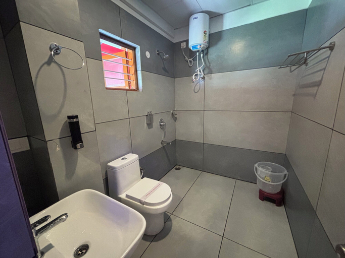 Bathroom, The Sky Hotel, Kodagu