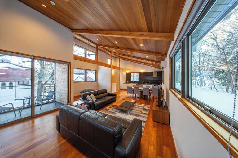 Others 5, Bluebird Chalets, Hakuba