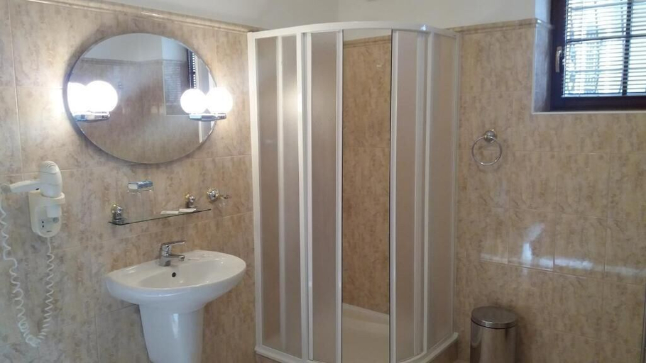 Bathroom 3, Zámeček pod hradem - hotel, Nový Jičín