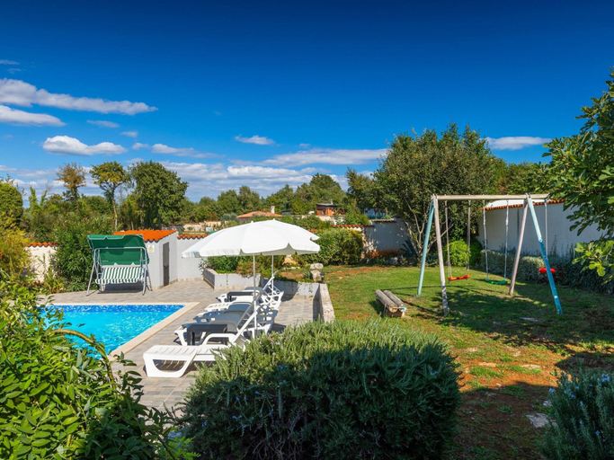 Sport & Beauty 4, Holiday Home in Segotici With Private Pool, Marčana