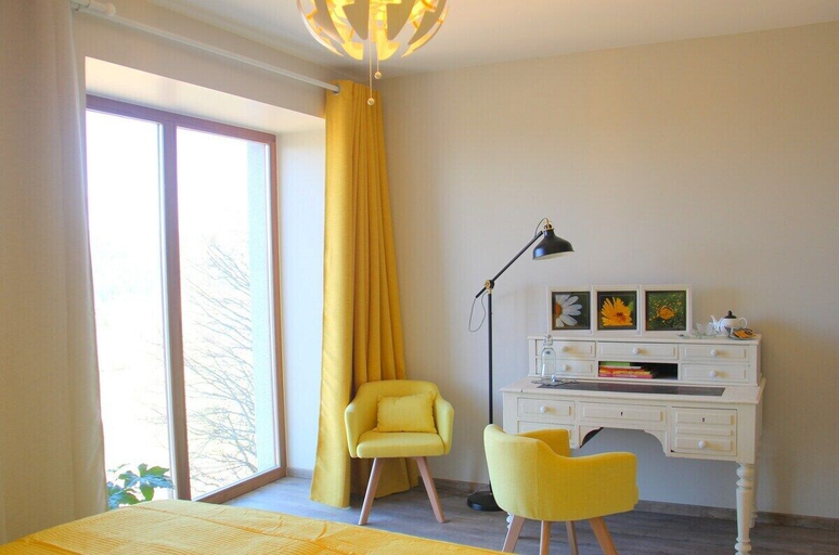 Bedroom 3, Le Jardin des 4M, Loire