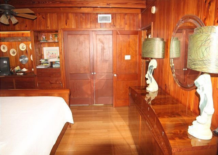 Bedroom 2, Cloud Nine, Saint Johns