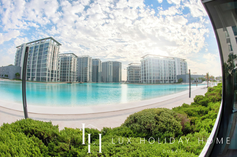 Sport & Beauty 4, LUX The District One Lagoon View Suite, Dubai