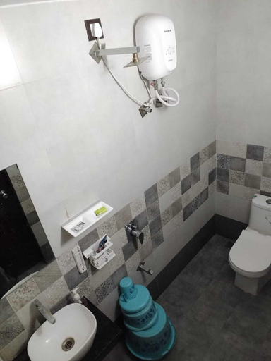 Bathroom 3, Unique Resort And Restaurant, Porbandar