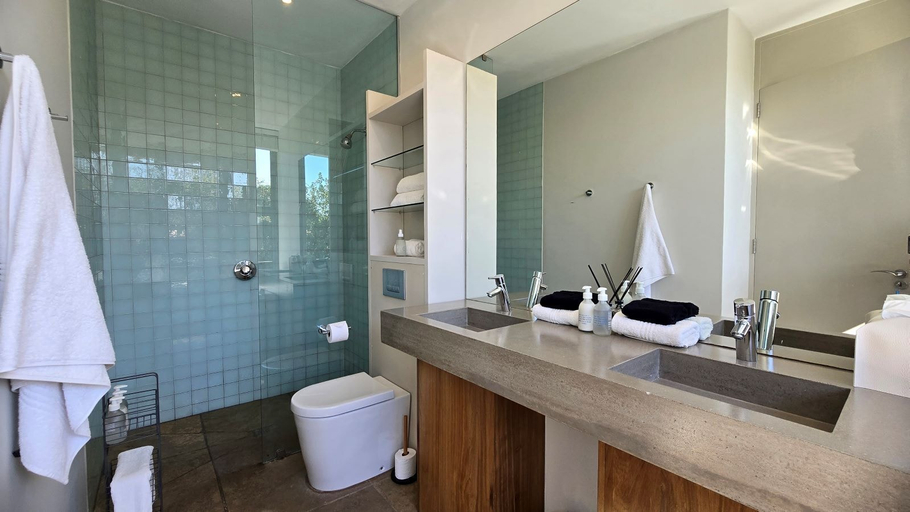 Bathroom, Oubaai Villa, Eden