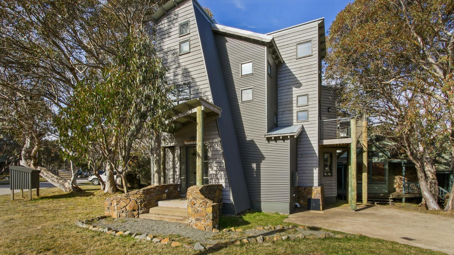 Exterior 15