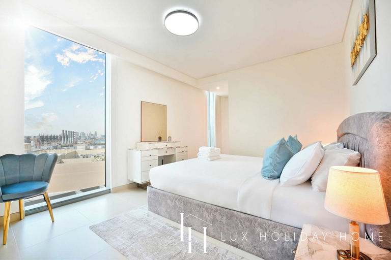 Bedroom 3, LUX 52 42 Deluxe Marina view suite, Dubai