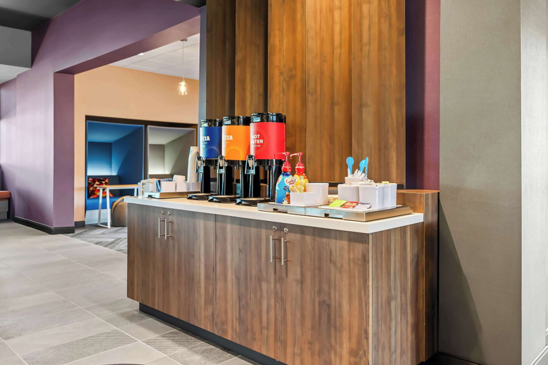 Food & Drinks 5, Tru By Hilton Dixon, Lee