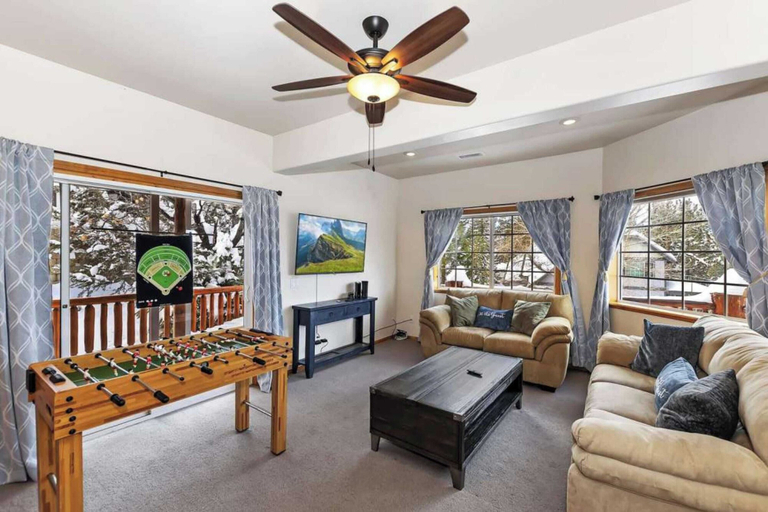 Others 4, Zen Den by Avantstay Entertainers Home in Ideal Big Bear Location w/ Hot Tub, San Bernardino