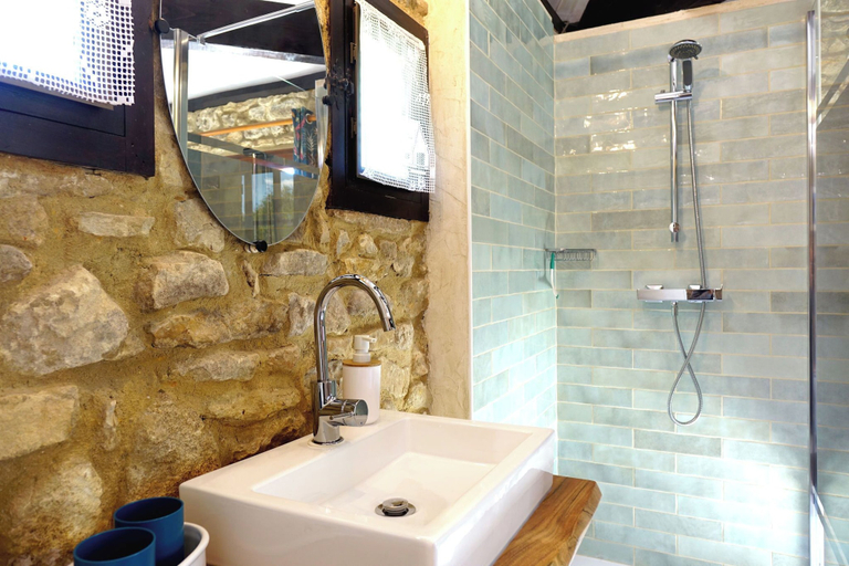 Bathroom 5, Au Pre des Sources, Dordogne