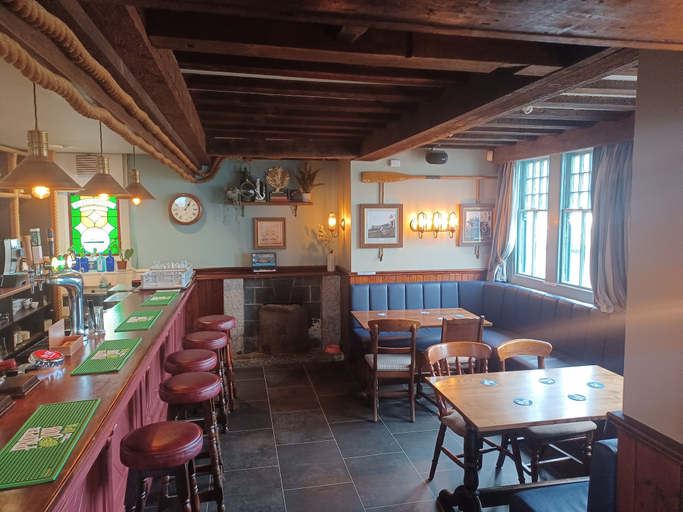 Food & Drinks 4, The Paris Hotel, Cornwall