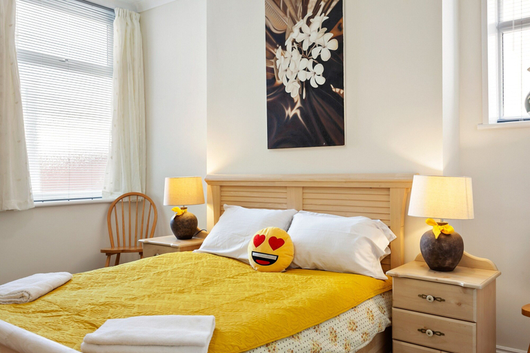 Bedroom 3, Cushy Apartment in Blackpool near Sea, Blackpool